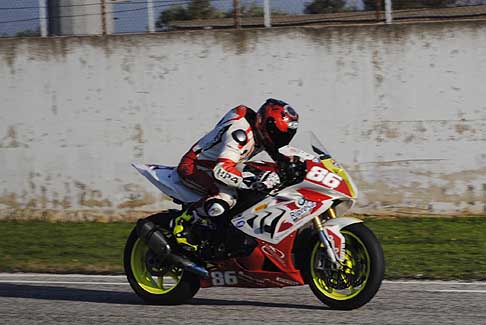 Classe Open - Moto BMW di Divicaro Cosimo sul rettilineo in gara 3 al Trofeo Inverno 2015 allAutodromo del Levante