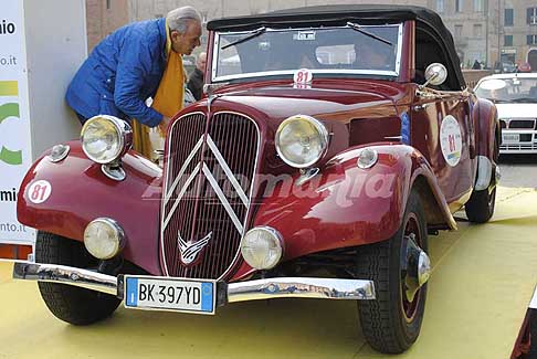 Auto d´Epoca - Spettacolare Citroen auto storica a Ferrara, evento auto storiche Valli e Nebbie 2017 