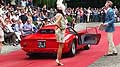 Sport Car e modelle con abiti depoca al Concorso di Eleganza Villa dEste sul lago di Como